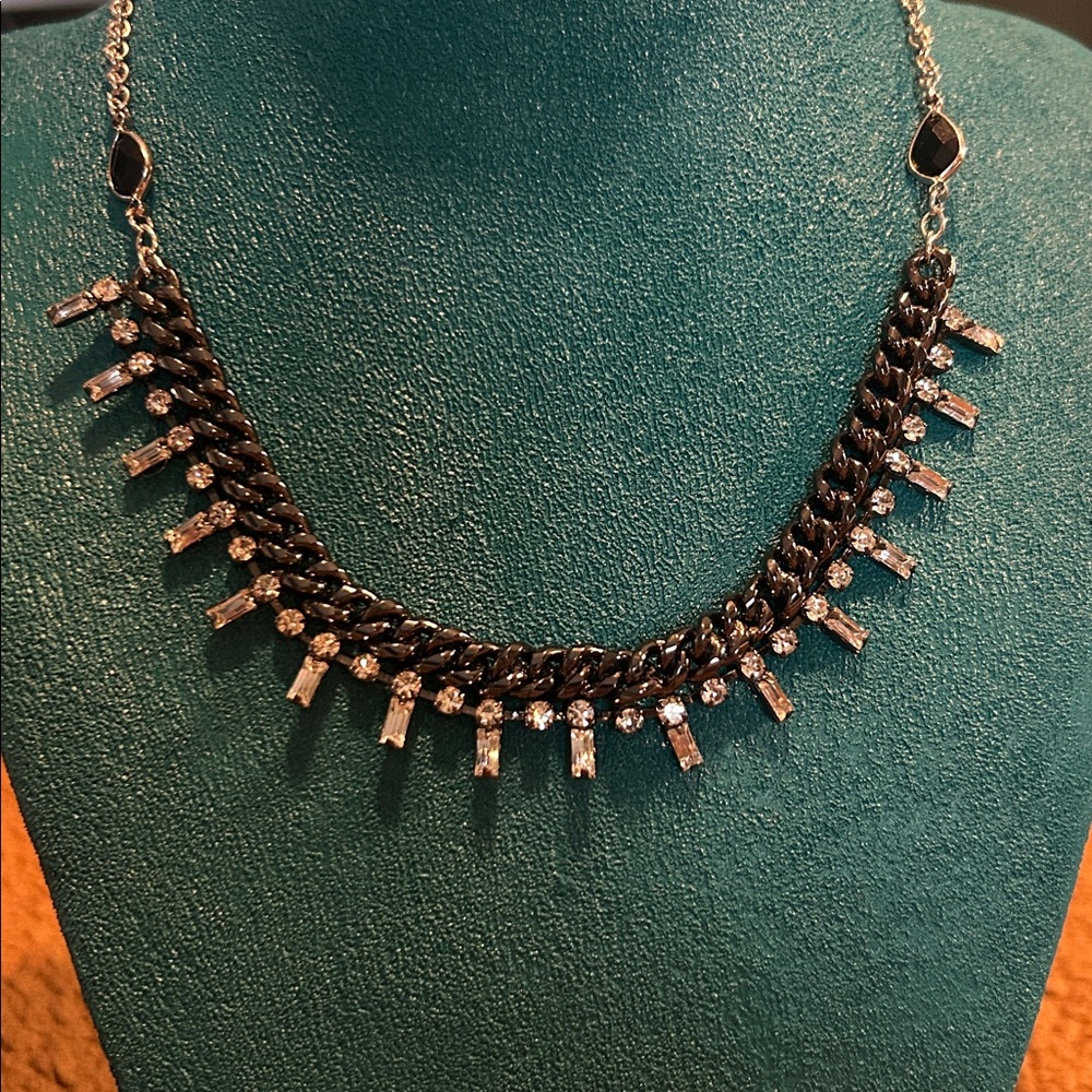 Elegant Silver and Black Chain Choker - Picture 12 of 12
